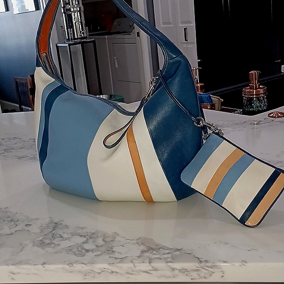 VINTAGE 6IN MATCHED WRISTLET & LARGE 15IN WIDE COACH BLUE STRIPED HOBO ERGO BAG - Picture 10 of 17